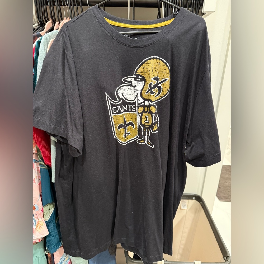 Black Saints Graphic T-Shirt - vintage style
